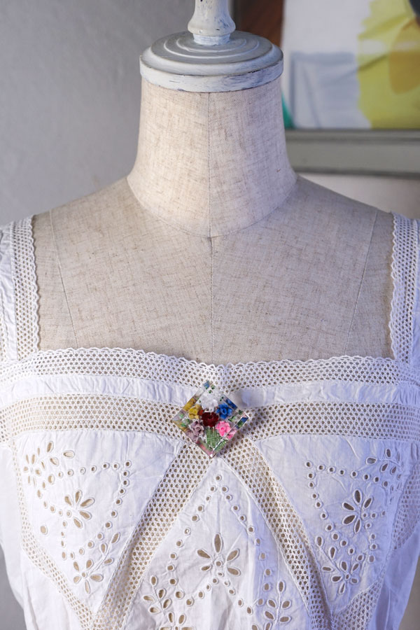 �����ꥹ�Υޥ�����顼�Τ��֤��������롼�����ȥ֥�����1940ǯ�庢 3.5��3.5��0.7cm ga-1125