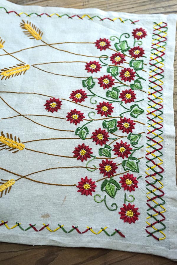 アンティーク カクテルナプキン マディラ/マーガブ刺繍 葉と花のショートクロス アンティーク カクテルナプキン マディラ/マーガブ刺繍 葉と花の