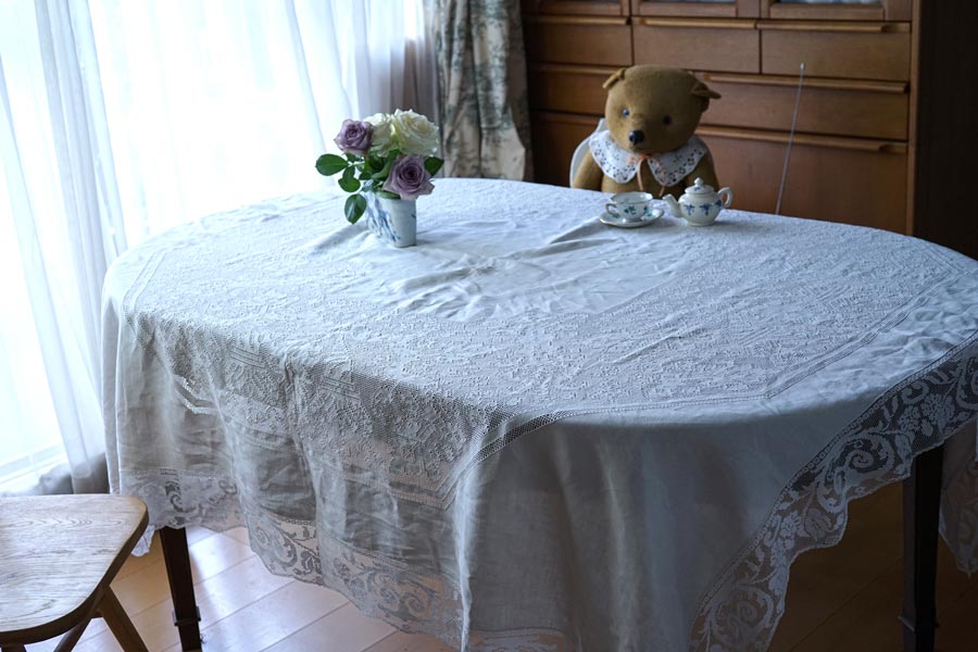 �����ꥹ�ζä��ۤɺ٤������åȥ���ɽ��˥ե���졼���Υơ��֥륯����169��168cm ge-1068