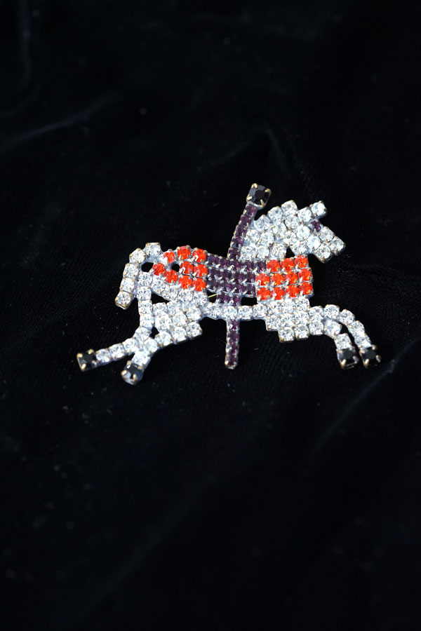 1960s チェコガラス キラキラな馬のヴィンテージブローチ5.3×3.5cm ga