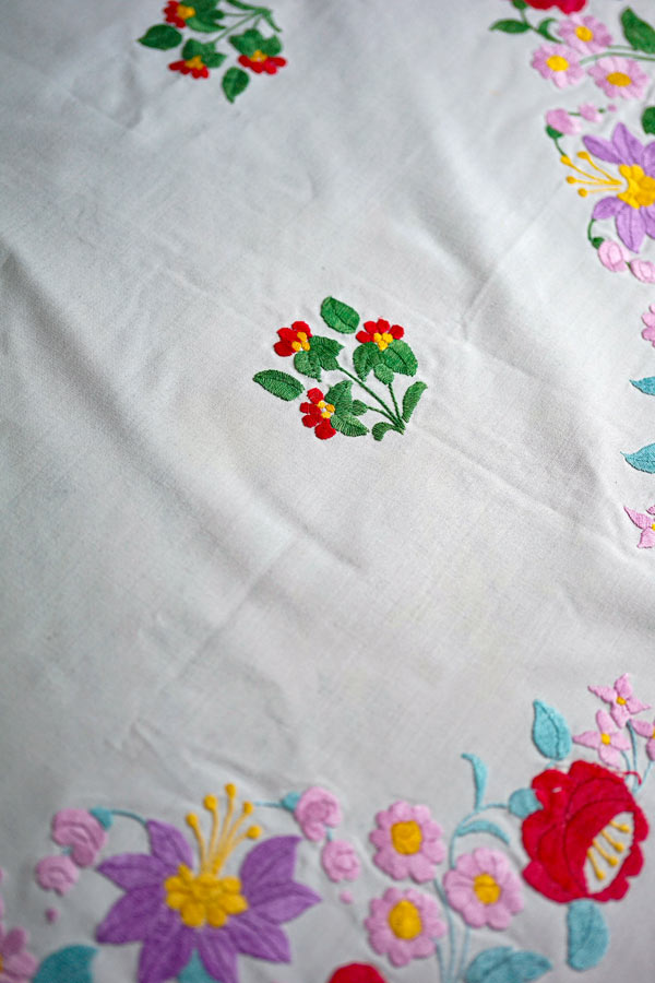 ひまわり　カロチャ手刺繍　混紡リネン　大判　テーブルクロス　145×215 OLY-K7588 オリムパスクロスステッチ刺繍キット ART GALLERY