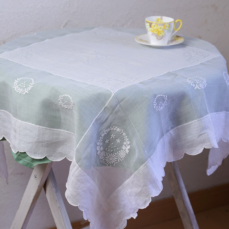 イギリスのパイナップルクロスに手刺繍のテーブルクロス86×87cm ge