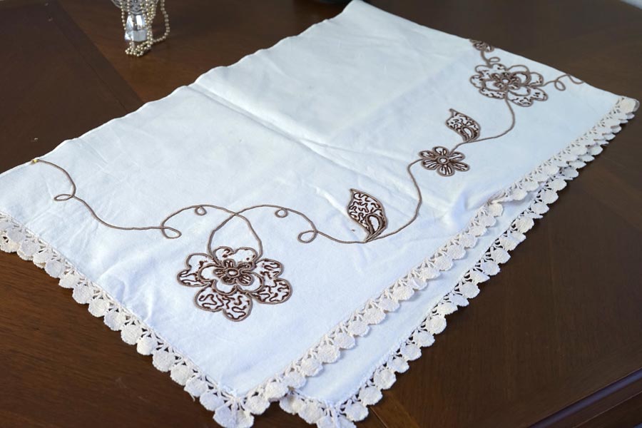 フランス　アンティーク　棚飾り布　レース生地　リネン　手刺繍 フランス アンティーク 棚飾り布 レース生地 リネン 手刺繍 フランス