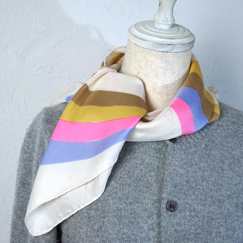 �ڥ����ꥢ������ơ�����Salteriv �տ��ѥ��ƥ�Υ����֥��ȥ饤�� ���륯�ĥ��륹�����ա�1960-70ǯ���76��76cm gd-300