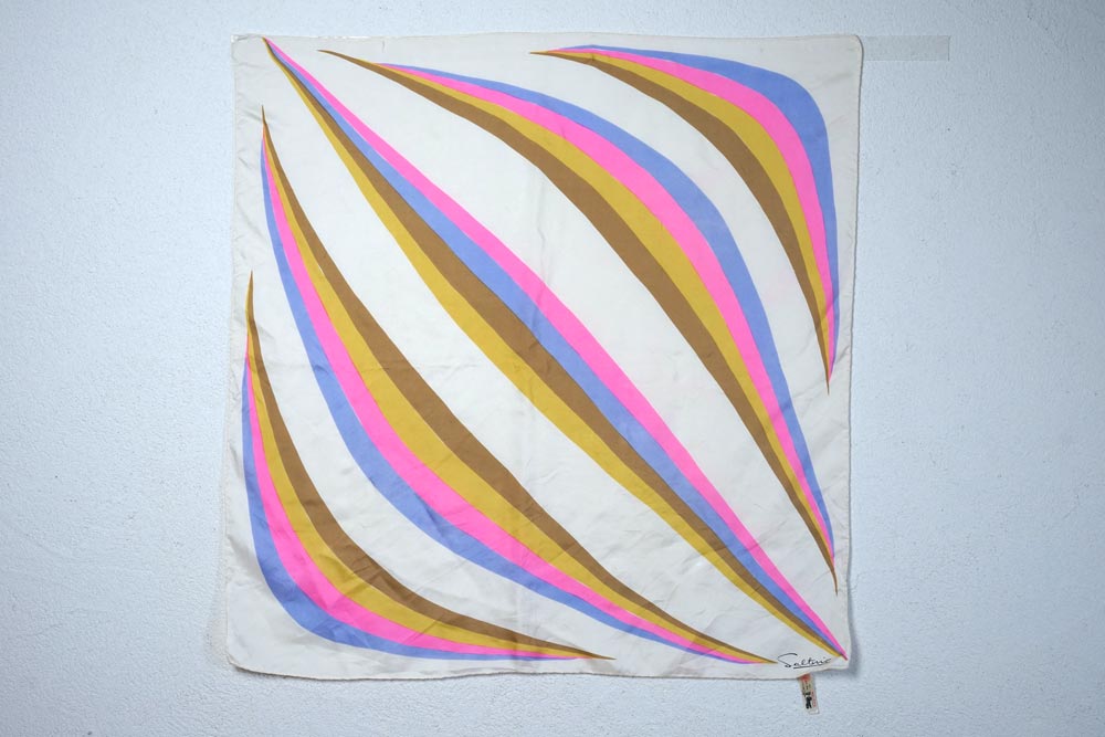 �ڥ����ꥢ������ơ�����Salteriv �տ��ѥ��ƥ�Υ����֥��ȥ饤�� ���륯�ĥ��륹�����ա�1960-70ǯ���76��76cm gd-300