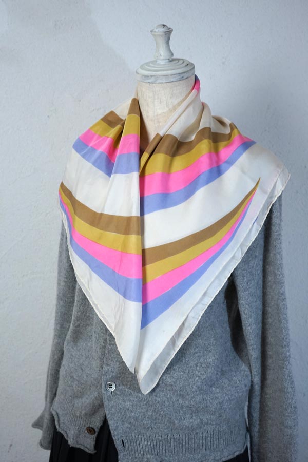 �ڥ����ꥢ������ơ�����Salteriv �տ��ѥ��ƥ�Υ����֥��ȥ饤�� ���륯�ĥ��륹�����ա�1960-70ǯ���76��76cm gd-300