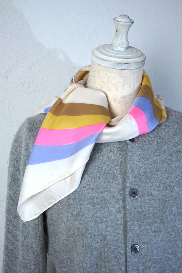 �ڥ����ꥢ������ơ�����Salteriv �տ��ѥ��ƥ�Υ����֥��ȥ饤�� ���륯�ĥ��륹�����ա�1960-70ǯ���76��76cm gd-300