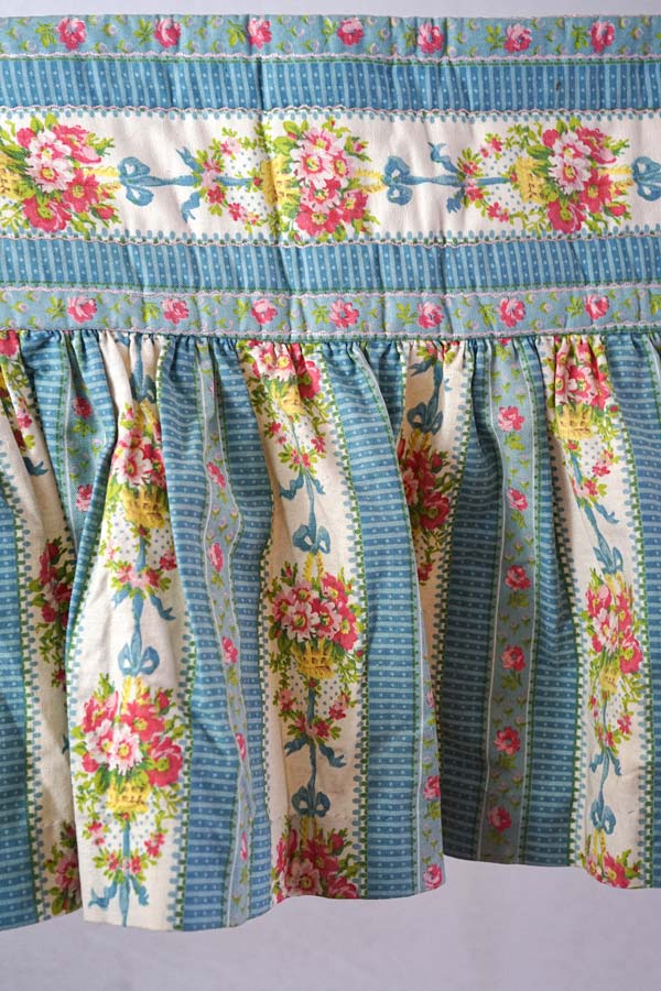 フランスアンティークガーランド柄のハンドメイドカーテン上飾り2枚＋