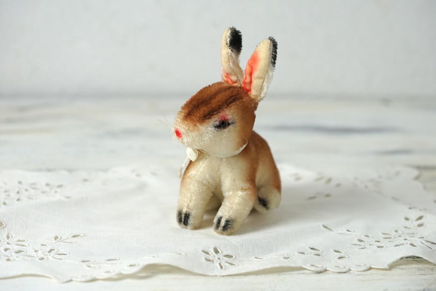 ドイツのシュタイフと並ぶハーマンのうさぎH14×W13cm gt-1042の