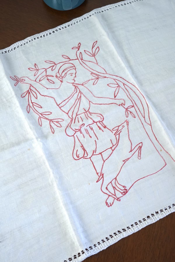 フランス　アンティーク　リネン刺繍　暖炉の飾り フランス アンティーク リネン刺繍 暖炉の飾り オーストリア製 赤刺繍