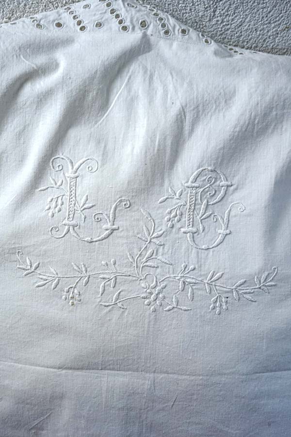 �ե�󥹥���ƥ����� LC��Υ����ȥܥ��˥����ɽ��Υե��ԥ�����������70��70cm�˥ۥ磻�ȥ�� ge-1179