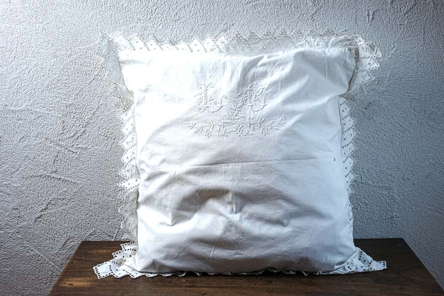 �ե�󥹥���ƥ����� LC��Υ����ȥܥ��˥����ɽ��Υե��ԥ�����������70��70cm�˥ۥ磻�ȥ�� ge-1179