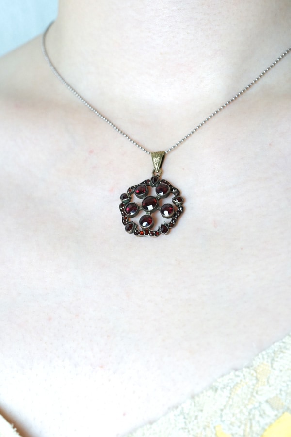 アンティークオーストリアのガーネットペンダントトップ1890