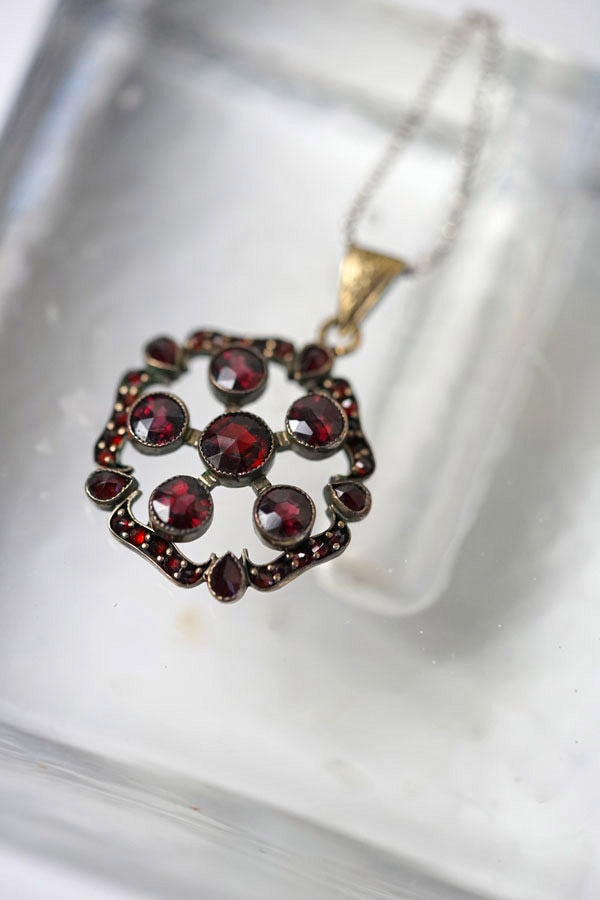 アンティークオーストリアのガーネットペンダントトップ1890-1910年代