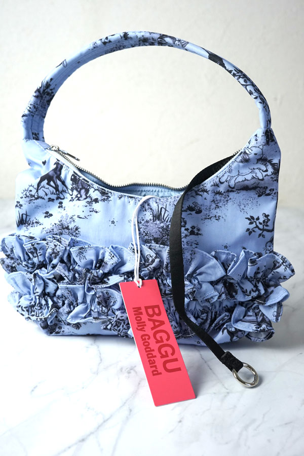 �ڴ����������ʡ�Molly Goddard �� BAGGU ����� Ruffle Shoulder Bag�ʥ֥롼���ȥ��ˡ�SF����Ź������̤���ѥ����դ� gb-344