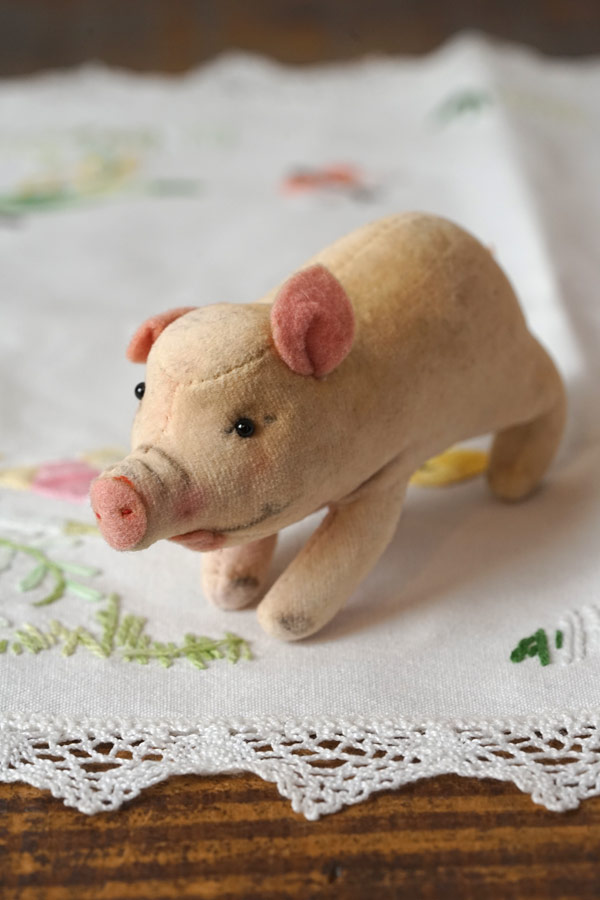 オランダ買付】手のひらサイズの愛らしいブタのぬいぐるみ（W11cm）gt