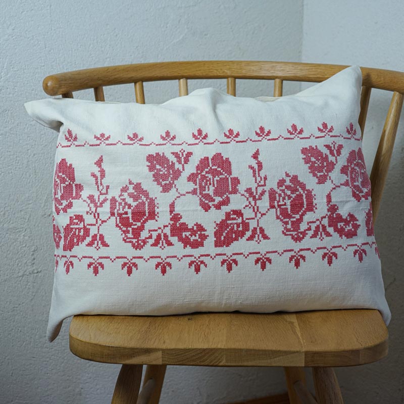 薔薇 刺繍 アンティーク アンティークハンガリー薔薇のクロスステッチ