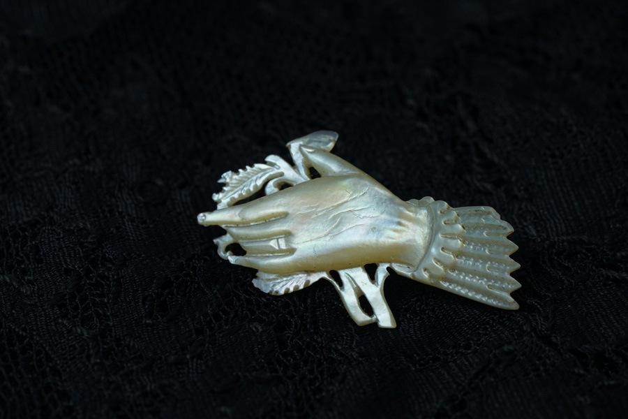 �����ꥹ�ǽв�ä��ޥ������֥ѡ���Υϥ�ɥ֥�����1920ǯ�庢 4.5��2.5cm ga-1129