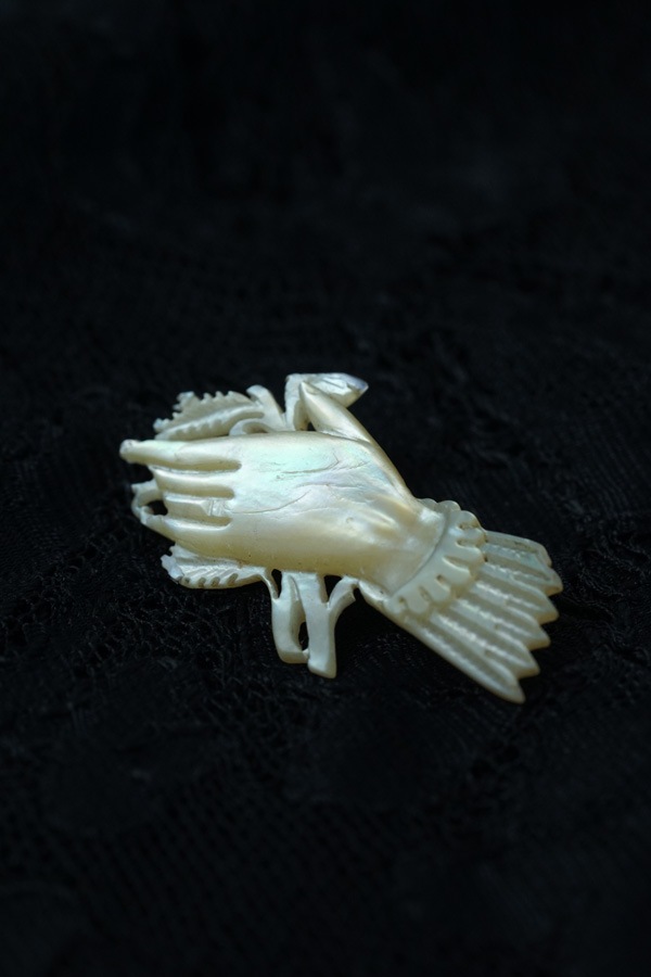 �����ꥹ�ǽв�ä��ޥ������֥ѡ���Υϥ�ɥ֥�����1920ǯ�庢 4.5��2.5cm ga-1129