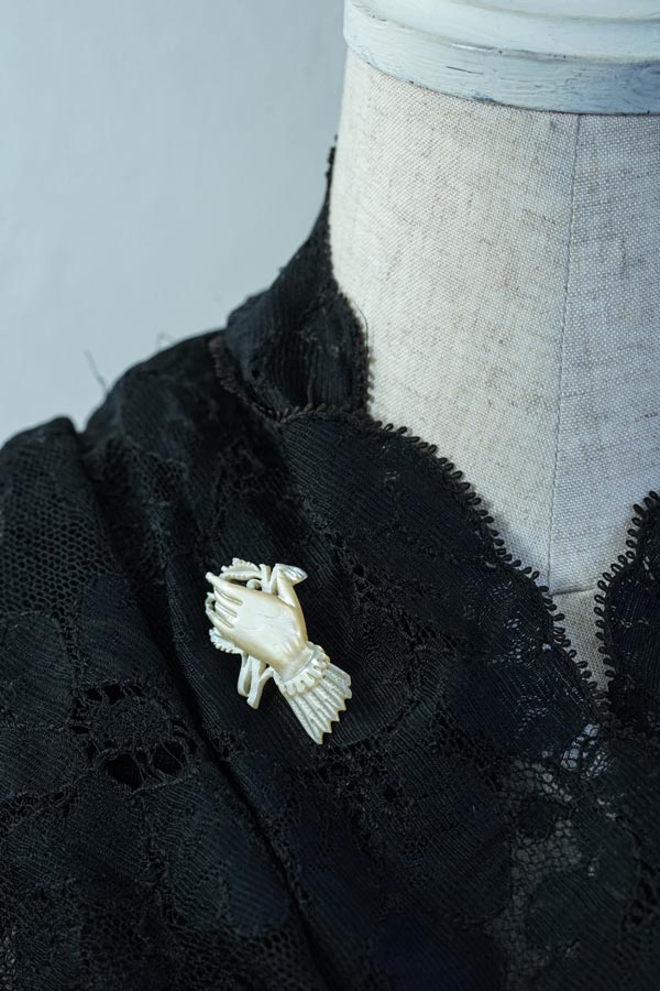 �����ꥹ�ǽв�ä��ޥ������֥ѡ���Υϥ�ɥ֥�����1920ǯ�庢 4.5��2.5cm ga-1129