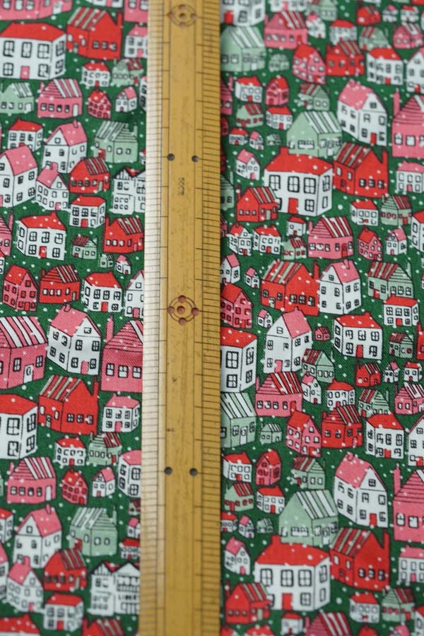 ��Хƥ�Liberty London Festive joy��Yule town�ۥ��ꥹ�ޥ��ѥå�����ѥ��åȥ���110��75cm gf-929
