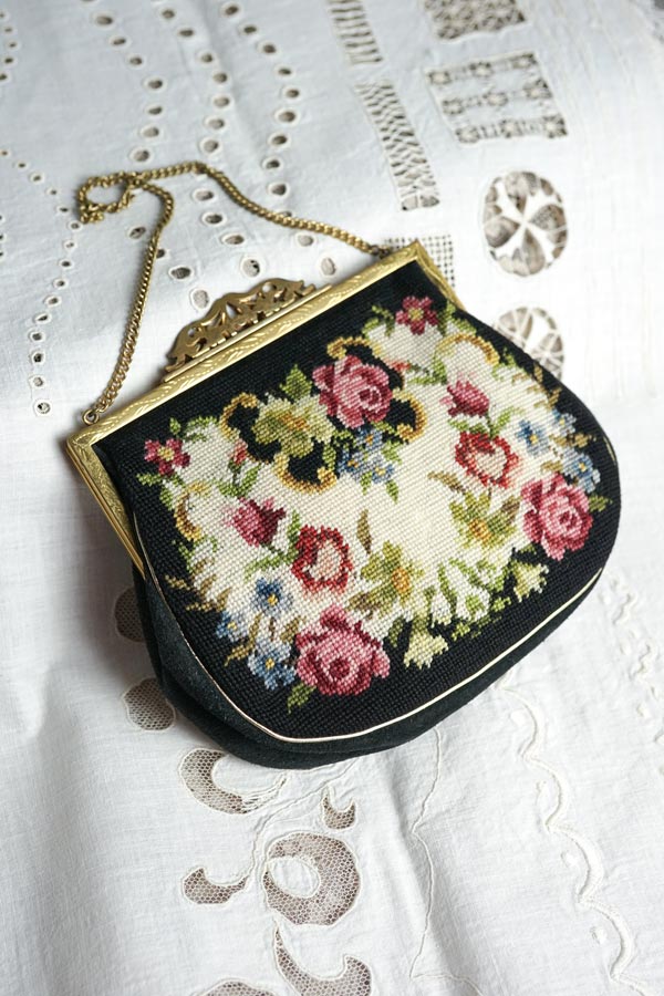新品  Petit Point    プチポワン 刺繍バック Amazon.co.jp: プチポワン ミニバック ポーチ アンティーク 刺繍