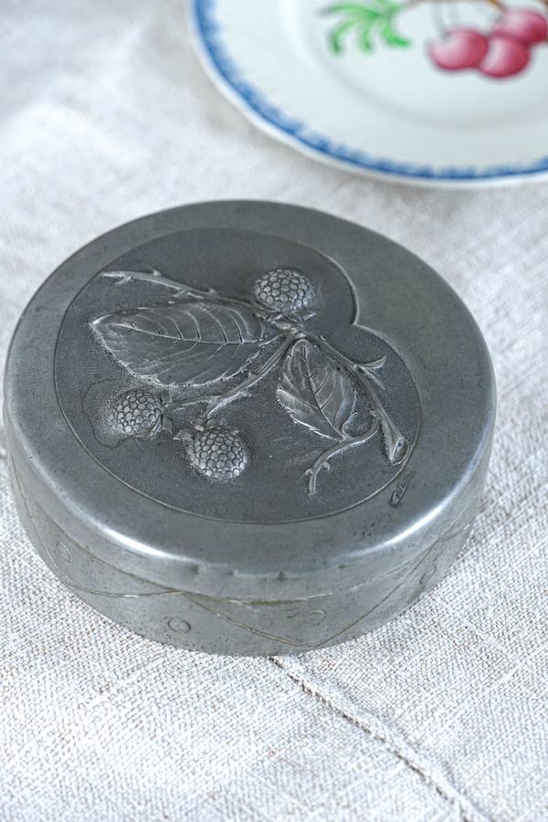 �ڤμ¤Υ�꡼�դΥ������γ��Ĥ��ƴ�19C��� gk-586