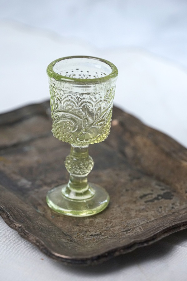 アンティークのウランガラスのリキュールグラスH7.7cm gc-1916の通販