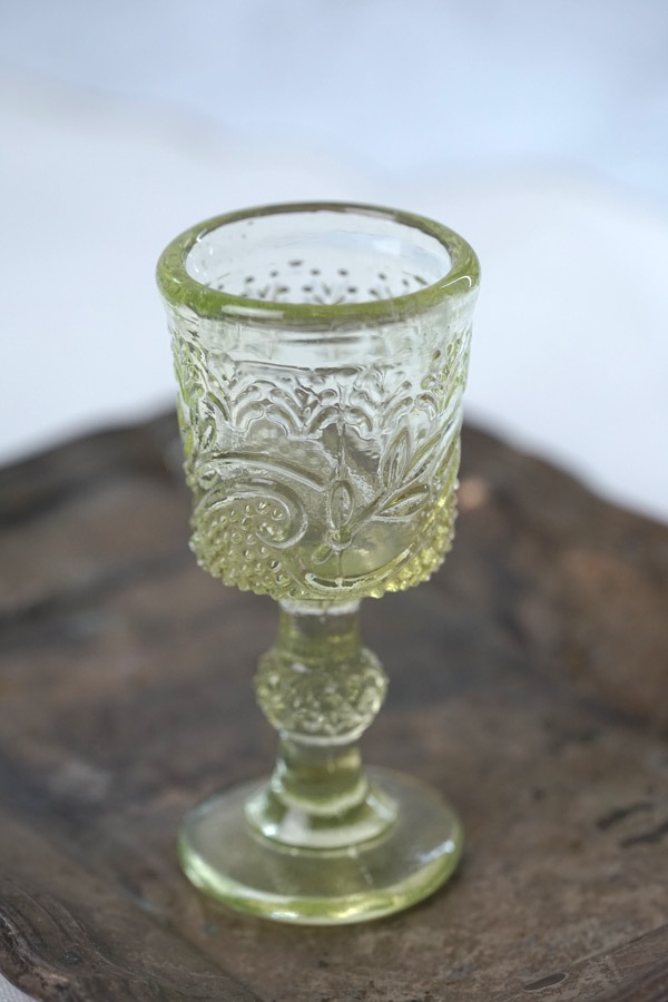 熊 ウランガラス ヨーロッパ プレスカラス アンティーク 置物