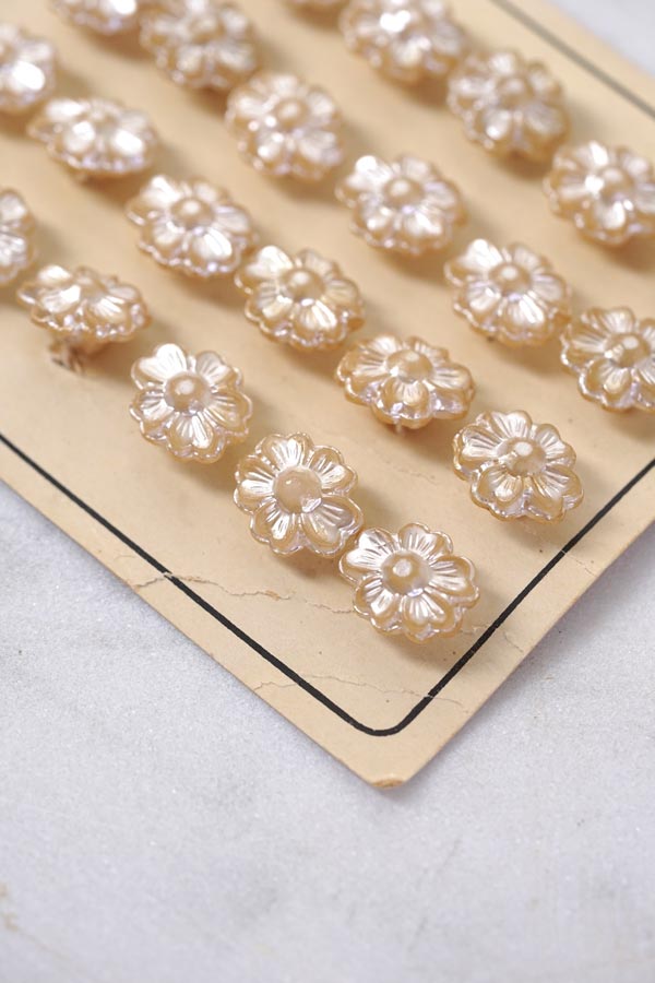 ���饹�Υ�����ɥѡ��륳���ǥ��󥰤��֥ܥ���1.3��1.2cm4�ĥ��å� gbu-047