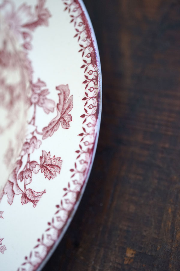 ⚫︎フランスアンティーク⚫︎Longwy窯 可憐な美しいエンボス 花ブーケ皿 ＊2枚 Longwy ロンウィ | ぽわにえ・だむーる 〜 アンティーク・ブロカント