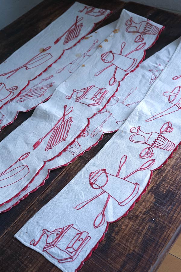 アンティーククロス＆刺繍ハンドメイド·͜· ♡ アンティークキッチンツールの刺繍棚飾りW15×400cm ge-907の通販