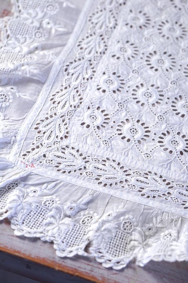 ����ƥ������ϥ�ɥ���ۥ磻�ȥ���ɽ��Υơ��֥�졼��85��68cm ge-1086