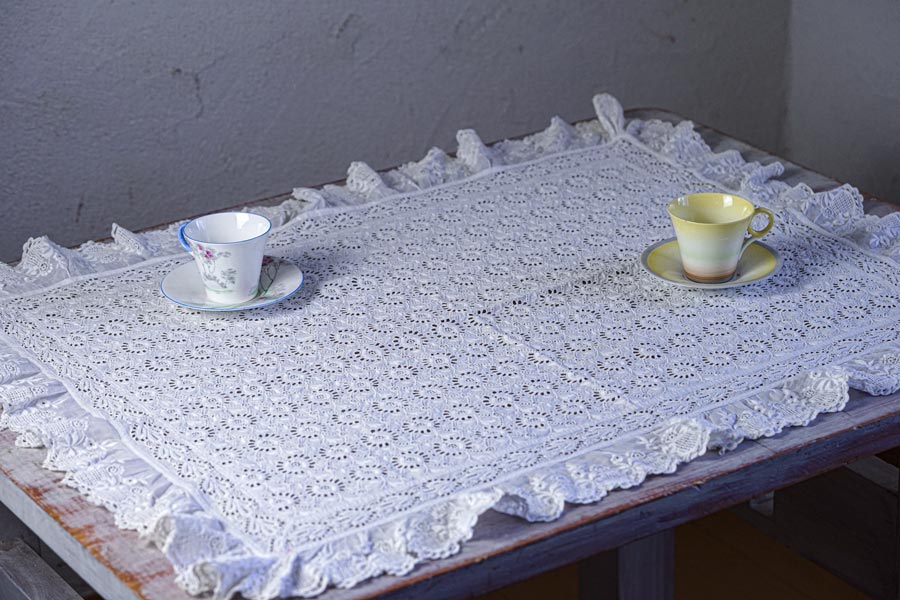 ����ƥ������ϥ�ɥ���ۥ磻�ȥ���ɽ��Υơ��֥�졼��85��68cm ge-1086