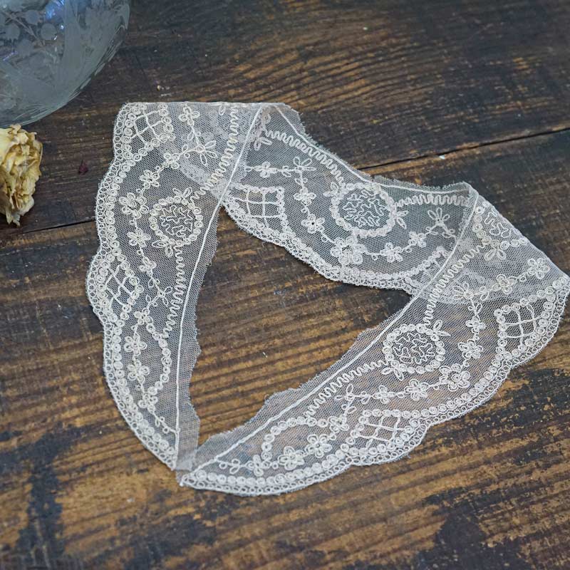 アンティークレースの付け襟