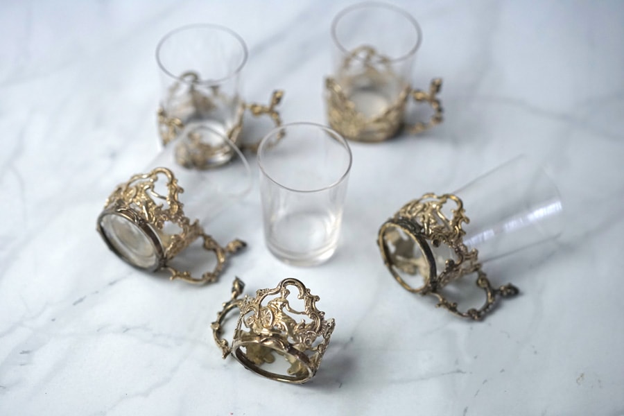 貴婦人を載せた銀の馬車：19世紀後期 アンティーク ショットグラス 5個