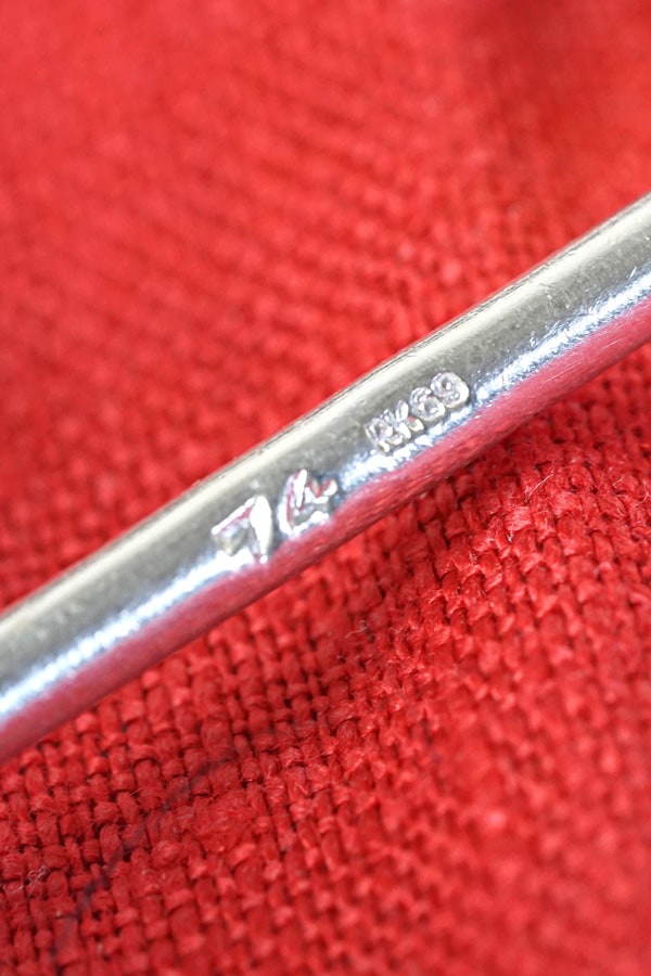 �ե�󥹤Υ���С��ץ졼�ȤΥʥ��ե쥹�Ȥȥ��ȥ�꡼�Υڥ����å� gc-1899