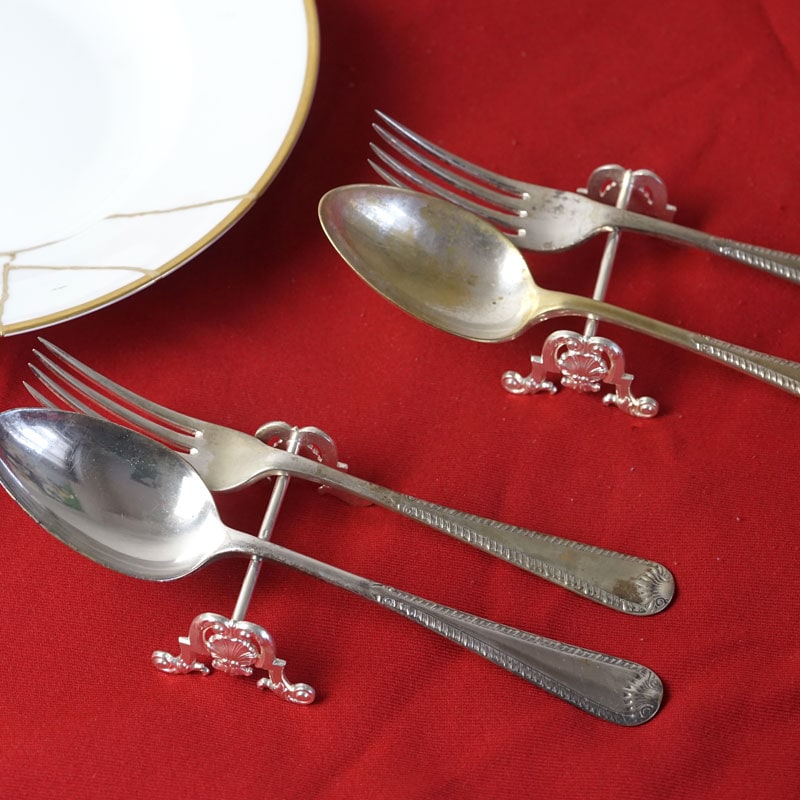 フランスのシルバープレートのナイフレストとカトラリーのペアセット