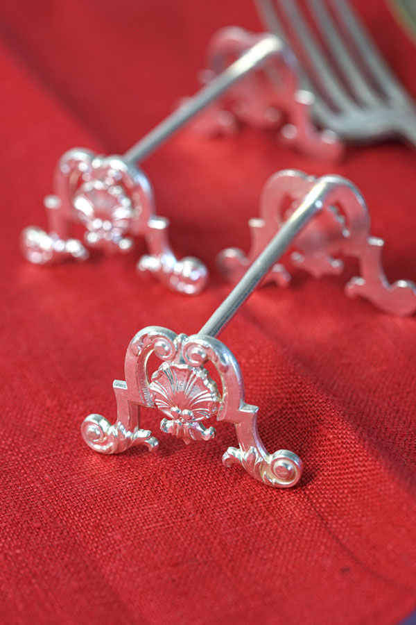 �ե�󥹤Υ���С��ץ졼�ȤΥʥ��ե쥹�Ȥȥ��ȥ�꡼�Υڥ����å� gc-1899