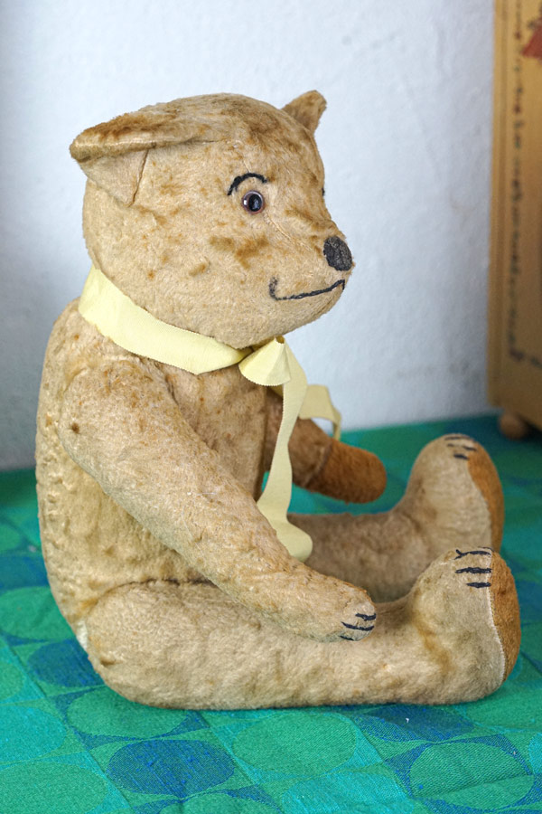 フランスの眉毛がチャームポイントのアンティークベア45cm gt-960の