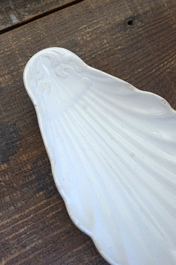 ショワジー・ル・ロアChoisy-le-Roiモノグラムが美しいシェル型