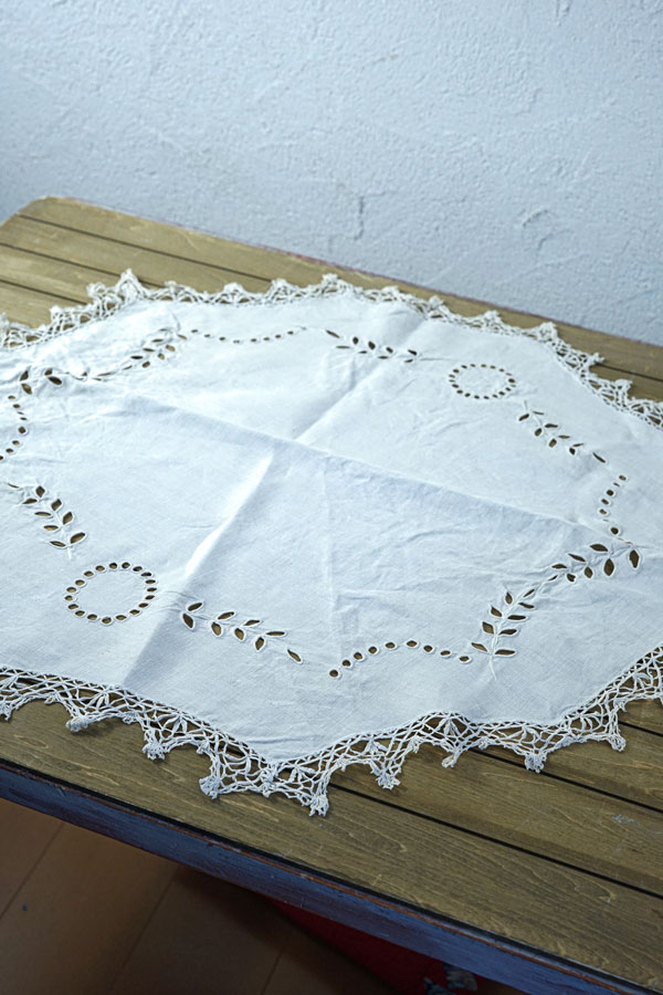 ��ͥ�˥��åȥ���ɽ��ȥܥӥ�졼���α���Υơ��֥�ޥå�W70cm ge-978