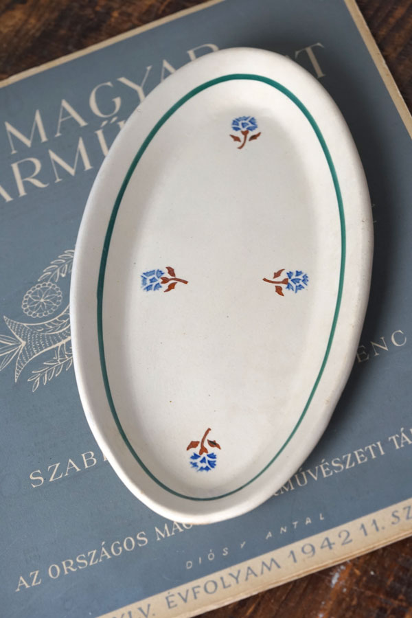 フランスアンティーク テールドフェール ステンシルのお花が可愛い