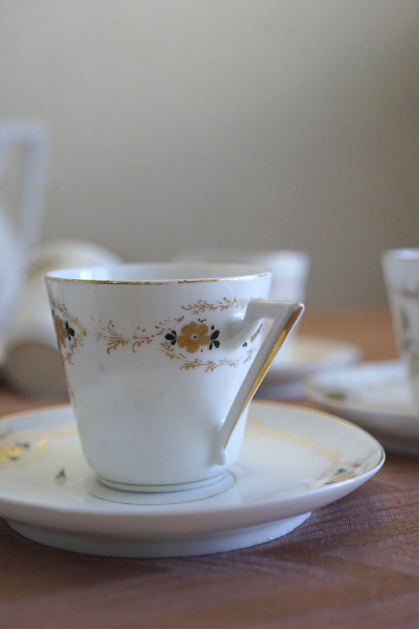 リモージュのモノグラムが入ったスタイリッシュなコーヒー8点セット gc