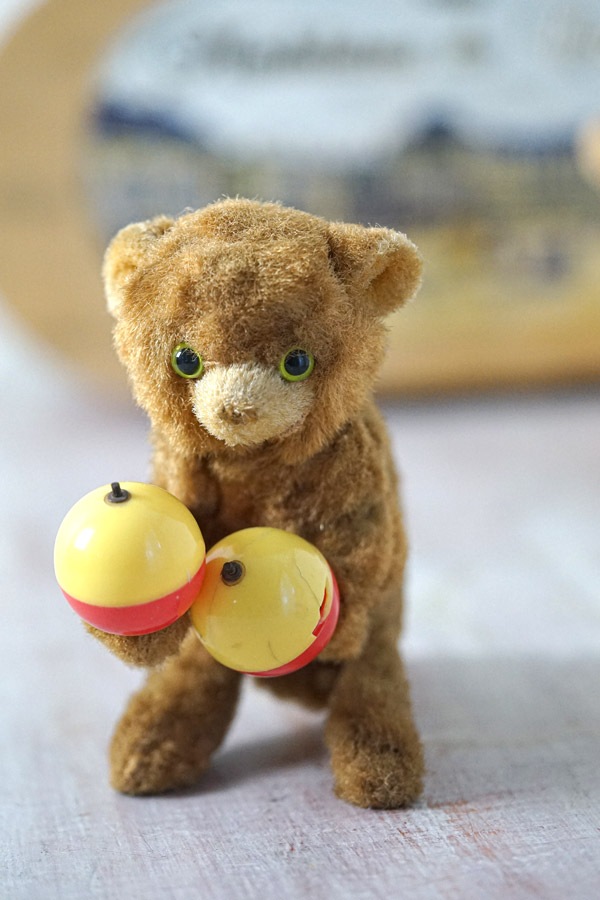 ���ɥ���������ޥ��ųݤ��Υޥ饫���򿶤�٥�16cm 1950-60ǯ�庢 gt-972