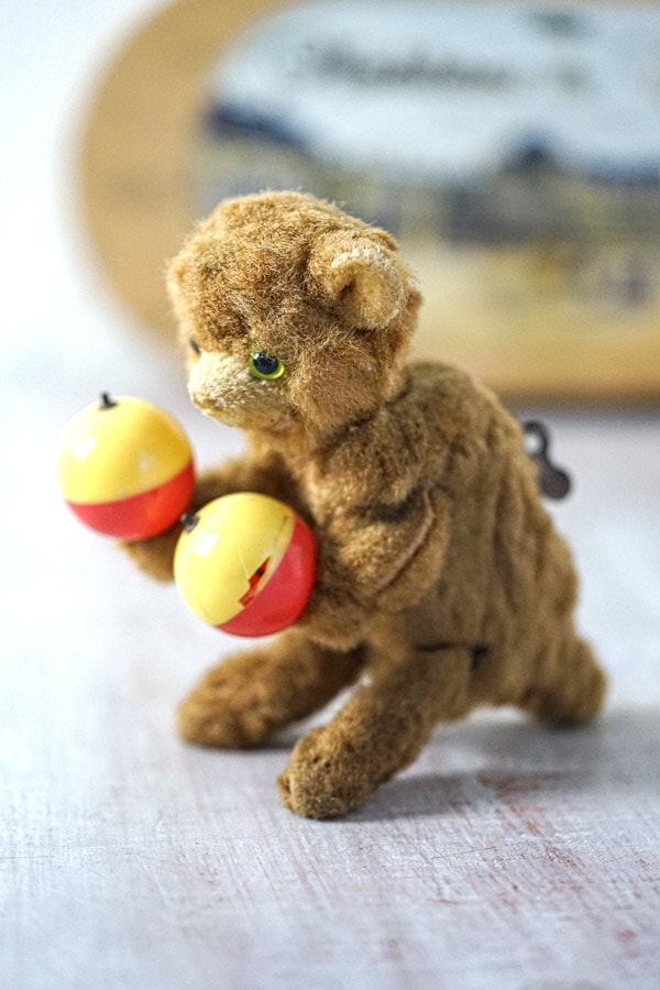 ���ɥ���������ޥ��ųݤ��Υޥ饫���򿶤�٥�16cm 1950-60ǯ�庢 gt-972