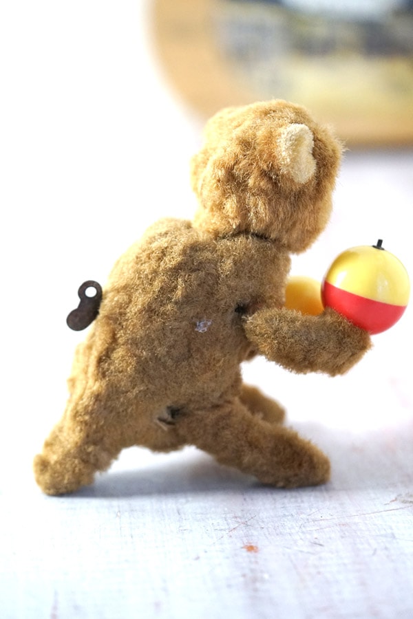 ���ɥ���������ޥ��ųݤ��Υޥ饫���򿶤�٥�16cm 1950-60ǯ�庢 gt-972