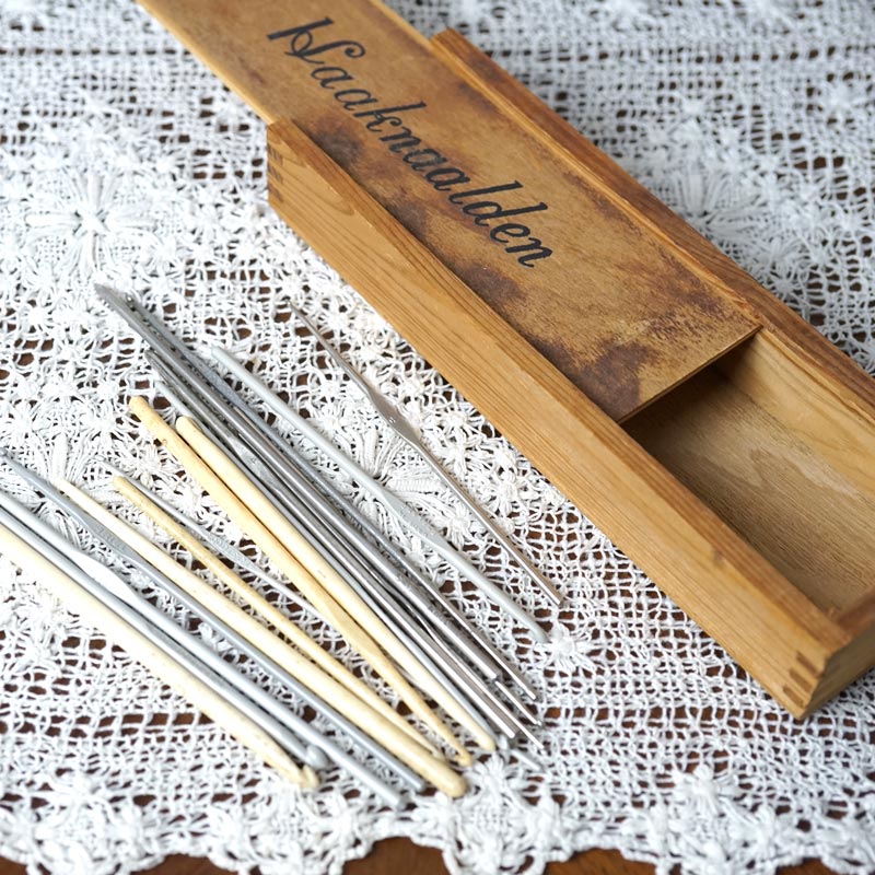 �ߥåɥ������꡼�Υ���������������������ܥå����ܤ�����17�ܥ��å�gs-1575