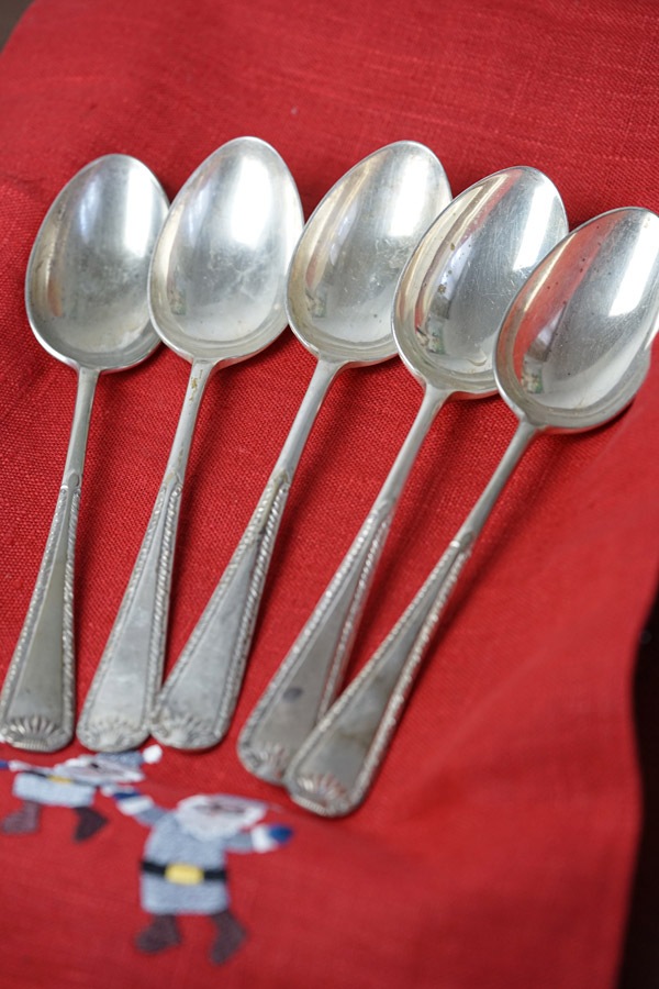 �ڥۥ�ǡ���������Υơ��֥��̤�ۥ����ꥹ������С��ץ졼�ȥǥ��ʡ����ס���5�ܥ��å� gc-1906