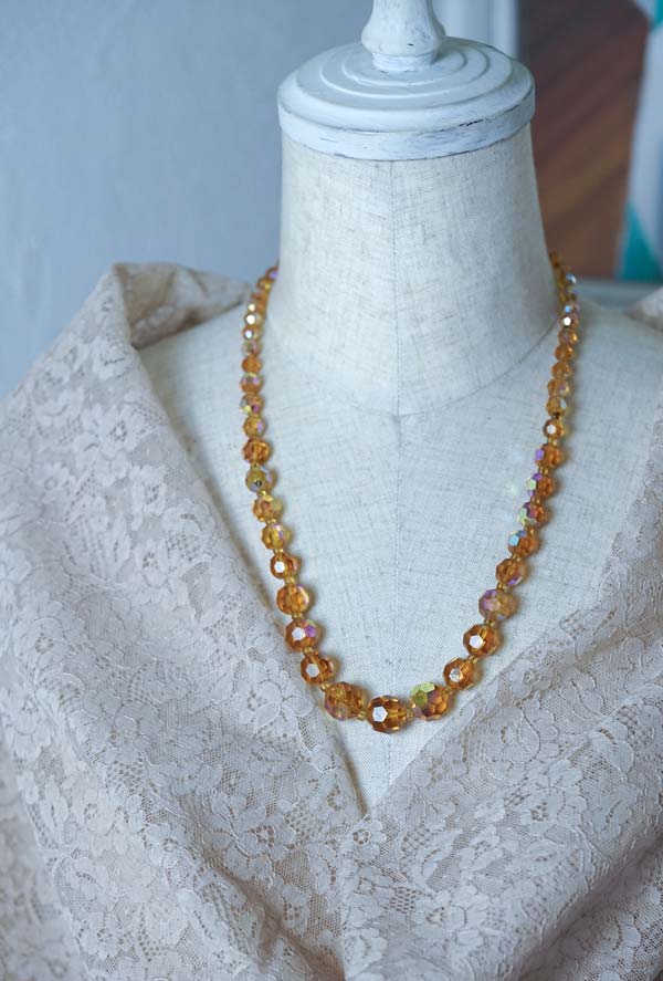 アンティークトパーズ色の美しいカットガラスのネックレス58cm ga-1183